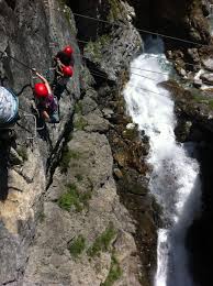 Familie Klettersteig Simmswasserfall In Holzgau 40 Minuten Klettersteig Klettern Allgauer Alpen
