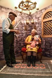 Here is a cosplay for paul young and paul young 65's an american tail 4: Moon 83 Muriel Bagge Eustace Bagge Cosplay By Albani