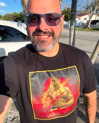 Nery Saenz Comedy added a new photo —...