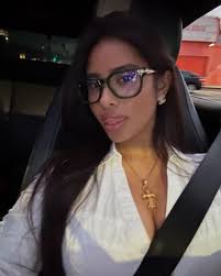 Juliana Alvarado's Instagram, Twitter & Facebook