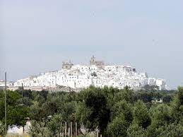 From wikipedia, the free encyclopedia. Datei Ostuni In Puglia Jpg Wikipedia