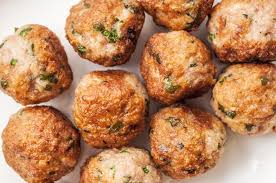 It is naturally low in fat, a bunch of folic acid, and is a good source of vitamins! 12 Ways To Substitute Ground Turkey Or Chicken For Ground Beef