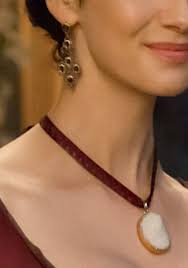Pin By A L S 2 On Outlander Outlander Jewelry Outlander Outlander Costumes