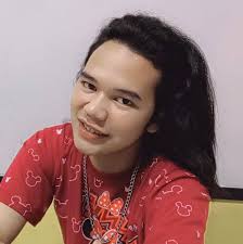 SMALL CONTENT CREATOR