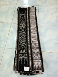 handmade cotton fabric from isaan ผ าข ดฝ ายทอม อ ฝ ม ออ สาน ผ าน ม ท งต วสวย เลอค า คำว า ข ด แปลว า ลวดลาย เมตรละ 500 บาท ผ นละ 1 000 บาท