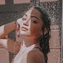 Amanda Gregg (amandalovesavani)