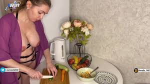 У мамы моей девушки весенний авитаминоз