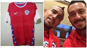 Encuentra las últimas noticias sobre seleccion chile en canalrcn.com. Seleccion De Chile Mauricio Pinilla Se Burlo De La Supuesta Nueva Camiseta De La Roja Para La Copa America 2020 Rpp Noticias