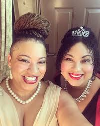 Last night the Aida missed her entry, so a violinist stood up and sang