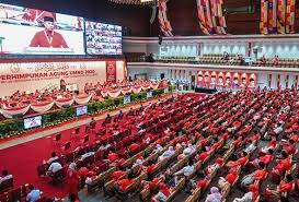 Mesyuarat jawatankuasa umno bahagian seremban pada malam isnin yang diadakan di bangunan umno negeri sembilan kecoh apabila berlaku pertengkaran mulut membabitkan beberapa ahli jawatankuasa, termasuk ketua pemuda umno seremban, zool amali hussain. Segerakan Pemilihan Presiden Umno Selepas Darurat Tamat Ketua Bahagian Seremban Astro Awani