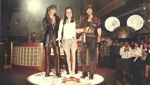 Singapore Fashion Designer Grew Up Through The School Of Hard Knocks Her World Singapore Professional fashion designer associations & groups. singapore fashion designer grew up