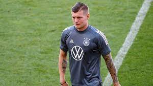 Modric y kroos desvelan intimidades de vestuario: H7lqaz0qoovrtm