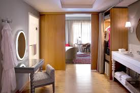 1800 square feet with spacious living and dining area and 10' ceilings. Virgin Hotels Chicago In Chicago Hotel Rates Reviews On Orbitz