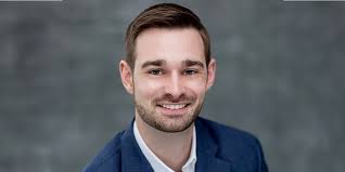 Friendly faces and good internet: This $2bn gatekeeper really doesn't ask  for much!