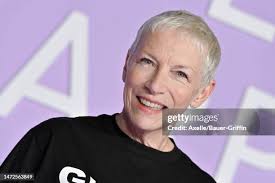 8 680 photos et images haute résolution de Ann Lennox