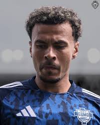 🏴󠁧󠁢󠁥󠁮󠁧󠁿🙁 Dele Alli rozważa zakończenie kariery w wieku zaledwie 29  lat. Pomocnik usłyszał od Cesca Fabregasa, że nie znajduje się w planach  Como na nowy sezon. ▫️ Anglik podpisał półroczny kontrakt z