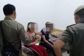 Klarifikasi miftahul husna viral karena video di mobil cowo nya banyak amat part1 vcslur. Viral Video Tik Tok Dengan Latar Adegan Mesum Petugas Ungkap Prostusi Online Halaman All Kompas Com