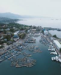 Tahun 1619 belanda berhasil merebut pelabuhan sunda kelapa dan mereka membuat kantor voc serta benteng di sekitar dermaga ini. Pantai Pelabuhan Ratu Sukabumi Rute Dan Harga Tiket Masuk Terbaru Pantai