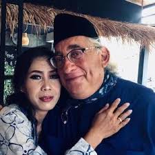 Mitchell Feldman and Aynil Fitry's Wedding Registry