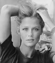 Pin By Kellibev On Lauren Hutton In 2020 Lauren Hutton Lauren Hutton Style Supermodels