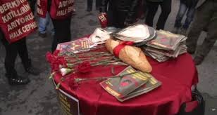 Nasıl berkin elvan ekmek almaya giderken ölmediyse, #ibrahimgokcek 'te müzik için ölmedi. Berkin Elvan In Vuruldugu Yerde Ekmek Li Anma