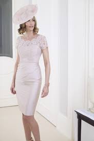 Ein ehepaar, das so lange zusammen ist, hat es verdient, hochgelebt zu. Die Brautmutter Tragt 2016 Hut Von John Charles Johncharles Brautkleider2016 Brautmode2016 Hochzeit Wedding Rosa Brautkleid Mutter Der Braut Brautmutter