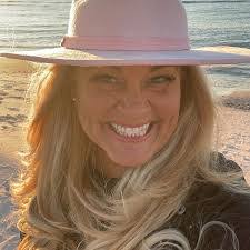 Alyssa Ferrera's Instagram, Twitter & Facebook