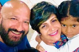 Mandira bedi's husband raj kaushal passed away on wednesday, at the age of 49. Uoyjzc1f4n4dom