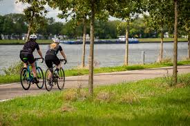 1 like · 2 talking about this. Tip Tijdens De Hollandse Waterlinies Fietstour Kom Je Langs Prachtige Natuur En Eeuwenoud Erfgoed Indebuurt Utrecht