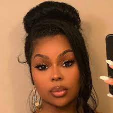 Lena Chase's Instagram, Twitter & Facebook