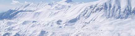 Snow definition, a precipitation in the form of ice crystals, mainly of intricately branched, hexagonal form and often agglomerated into snowflakes, formed directly from the freezing of the water vapor in the air. Ninox Snow Park Schneevorhersage Fur 626 M