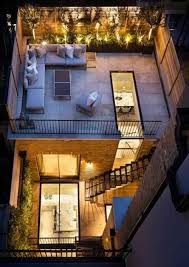 Une Maison En Ville Avec Une Terrasse Sur Le Toit Mews House House Roof Architecture