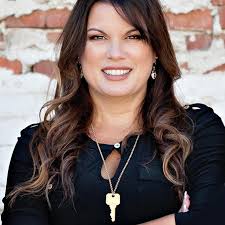 Paula Neri's Instagram, Twitter & Facebook