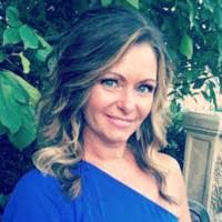 Holly Abernathy's Instagram, Twitter & Facebook