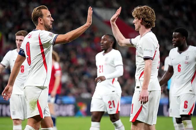 Com gols de Kane e Gordon, Inglaterra vence a Tch&eacute;quia na Nations League