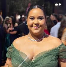 👩🏽‍❤️‍💋‍👩🏽