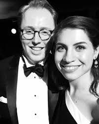 Dina Ellis's Instagram, Twitter & Facebook