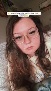 Kelli Cummings's Instagram, Twitter & Facebook