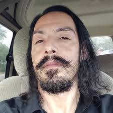 Robert Tarbutton's Instagram, Twitter & Facebook