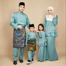 Inginkan baju raya sedondon ini 20 tema baju raya tahun 2021 30 ide keren baju kurung kedah batik poket lamaz morradean Set Baju Raya Sedondon Suami Isteri Dan Anak Shopee Malaysia