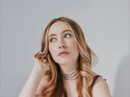 Holly Munro releases 'Out of Style' and announces new EP