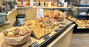 Terroirs d'Avenir associe boulangerie et marché couvert