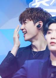 Yixing Hq 190406 Iqiyi Idol Producer Season 2 Recording Exo Lay Yixing Exo Xiumin Exo Lay