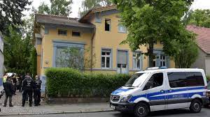 Získejte odjezdy vlaků a kupte si jízdenky na průměrná doba cestování z san remo do berlin vlakem je 21h 31m, na vzdálenost asi 1051 km. Die Ersten Beschlagnahmten Clan Immobilien Gehoren Nun Berlin B Z Berlin