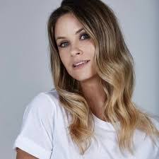 Jenny Whelan's Instagram, Twitter & Facebook