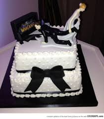 A Gamer S Wedding Cake Lolsnaps Gamer Wedding Cake Gamer Wedding Unique Wedding Cakes