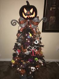 I'm so excited about the adorable nightmare before christmas halloween decor that i made this year. 25 Nightmare Before Christmas Tree Decor Ideas Digsdigs