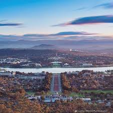 Canberra From The Lookout At The Top Of Mount Ainslie Showing The Australian War Memorial Lake Burley Griffin Anz Australia Capital City Australia Capital