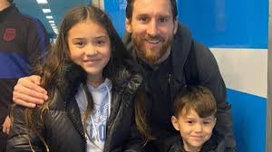 Maybe you would like to learn more about one of these? Lionel Messi Y Su Gran Gesto Con Los Hijos De David Ospina As Colombia