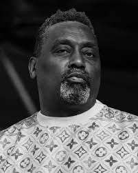 Comedy U returns with a lineup of Hawaiʻi's funniest local comics! Catch Ian  Shippen, JG Fuentes, Jacqui Pirl, Saul Smith, and Kenny Kusaka for a night  of non-stop laughs. 😂💥 Wednesday, Nov